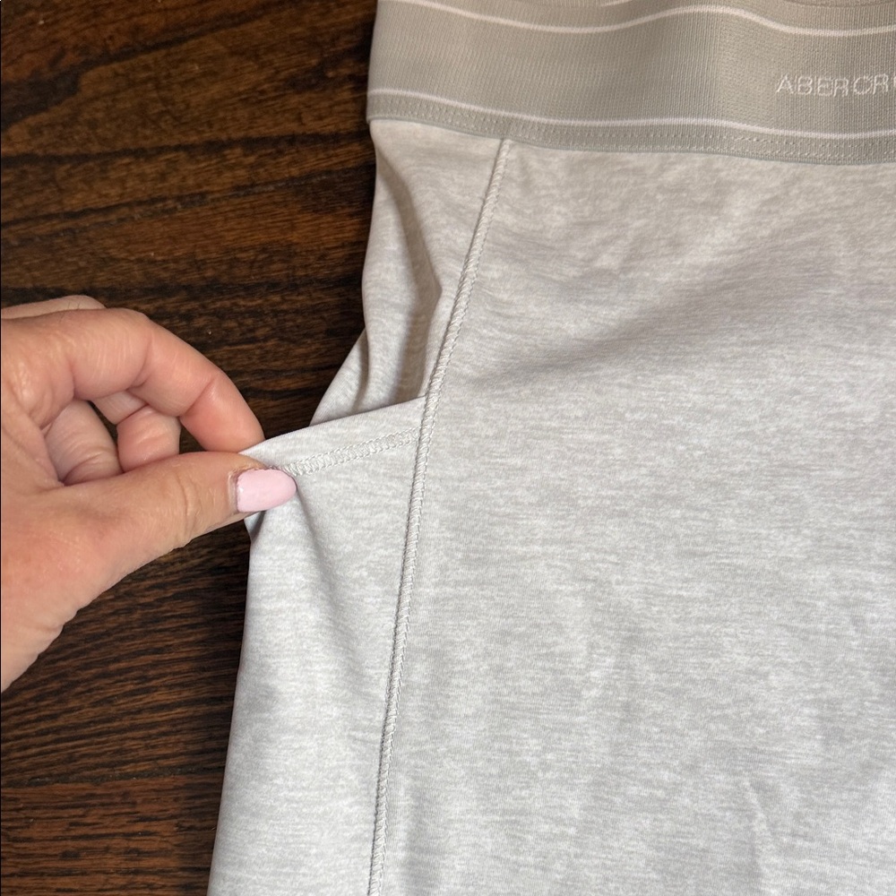 NWOT Abercrombie kids ypb wide leg sweatpants - Picture 5 of 8